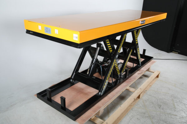 Käärtõstuk - statsionaarne tõstelaud 820x2500mm 2000kg